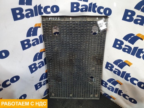 Брызговик передний левый