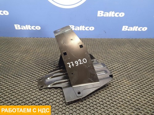 Опорная стойка кабины левая